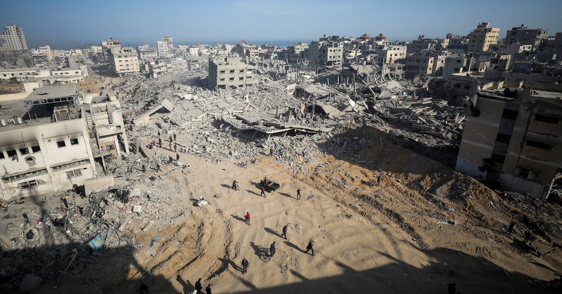 Featured image for "Israeli Troop Withdrawal from Gaza's Shifa Hospital Amidst Devastation"