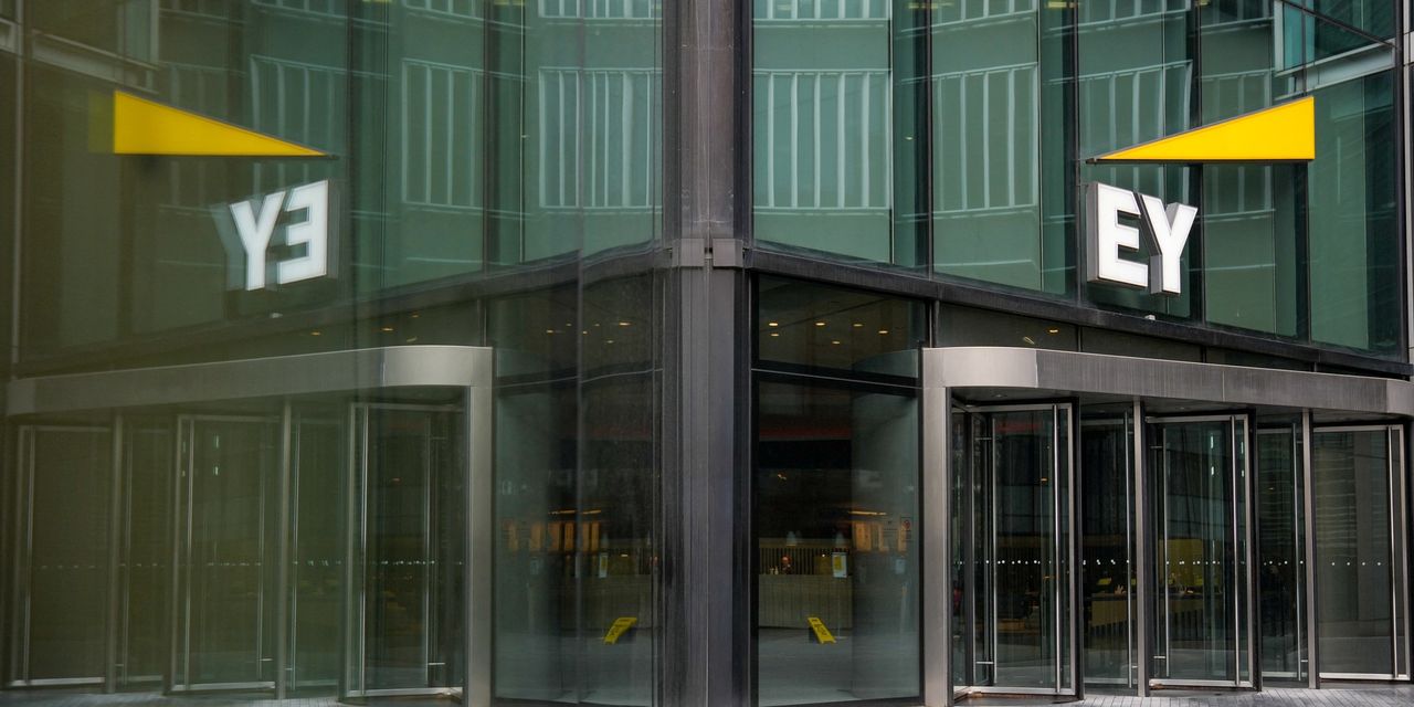 Featured image for EY's Breakup Plan Officially Scrapped - WSJ