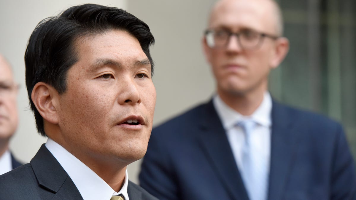 "Special Counsel Hur Concludes Biden Classified Document Probe Without Charges"