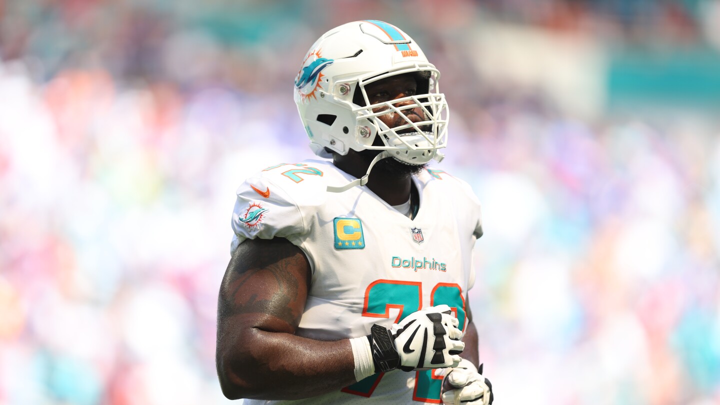 Dolphins Lose Key Offensive Lineman as Terron Armstead Lands on IR