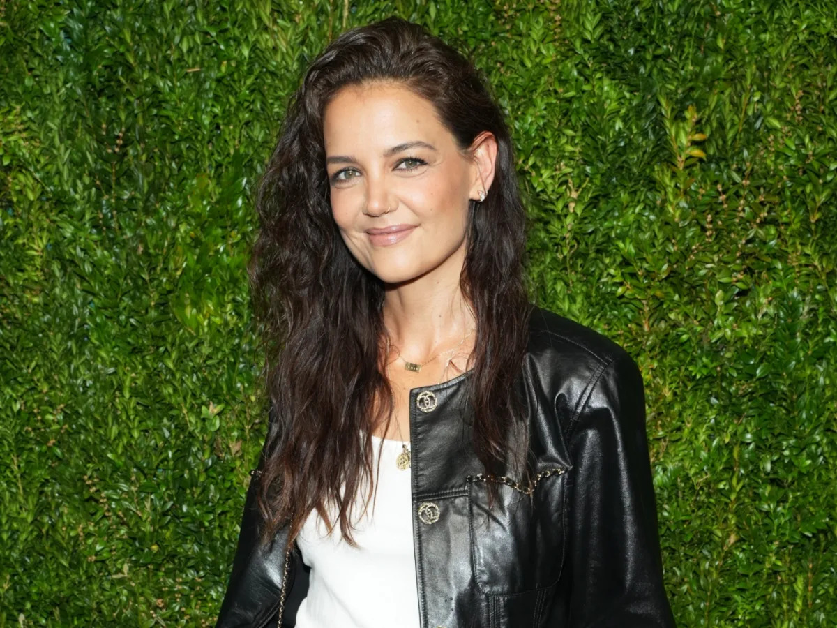 Katie Holmes Concerned About Jamie Foxx's Health Amidst Lack of Communication
