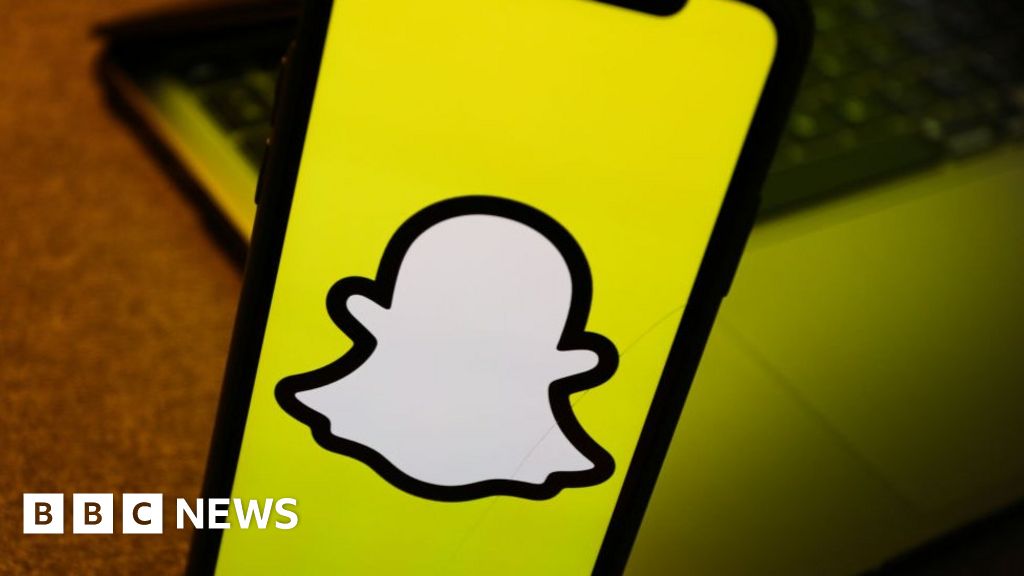 Mixed reactions to Snapchat's new AI chatbot feature