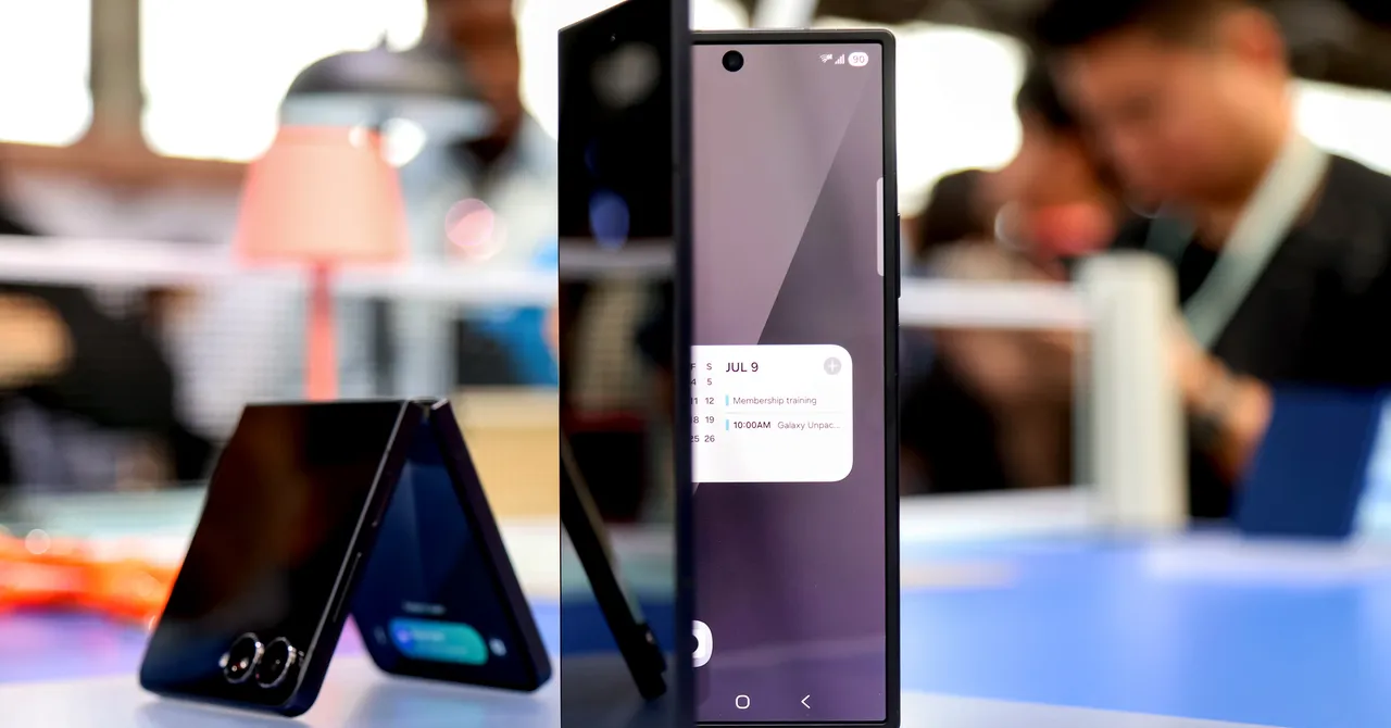 Featured image for Samsung's Latest Foldables Highlight China's Innovation Edge