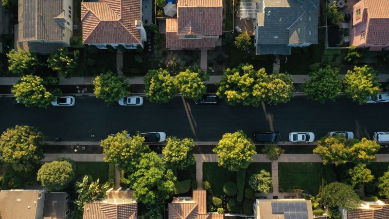 Featured image for "Continued Decline: Mortgage Rates Drop for Fourth Week, Hovering Above 7%"
