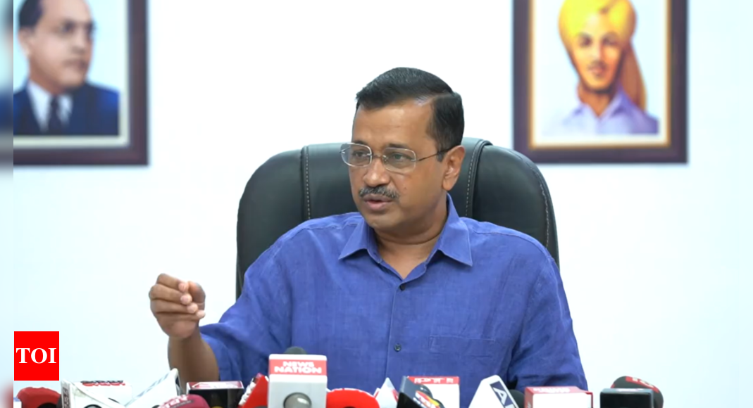 "Centre's Ordinance Sparks Political Battle Over Control of Delhi Services"