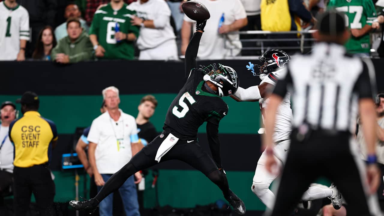 Featured image for Garrett Wilson Shines On and Off the Field in Jets' Victory