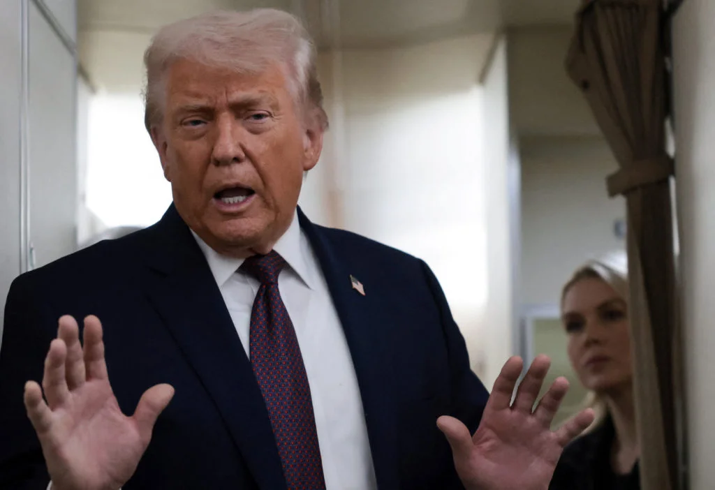 Trump threatens 100% tariffs on Canada over China deal