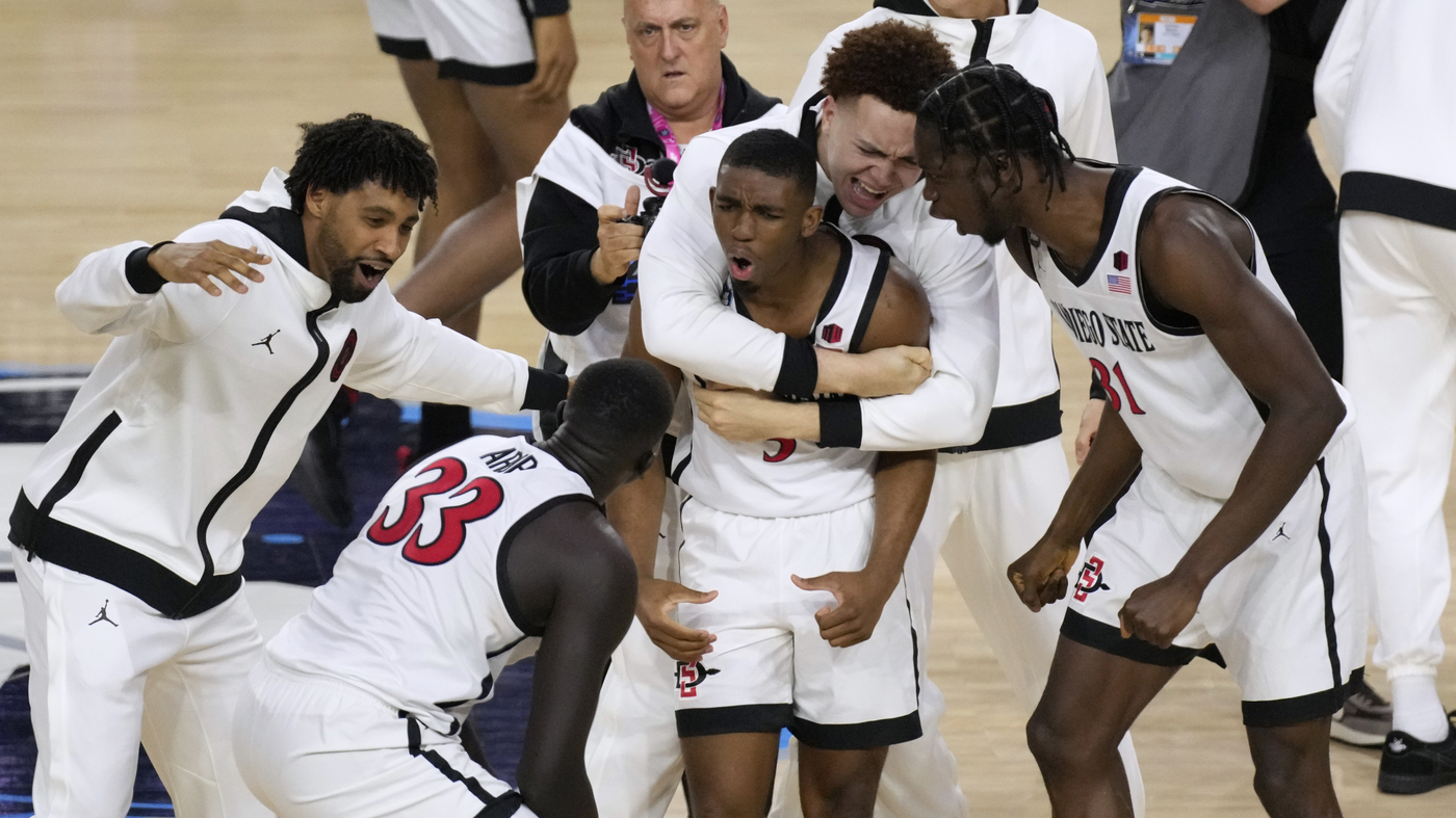 "Final Four Odds and Predictions: UConn, San Diego State, and FAU in the Spotlight"
