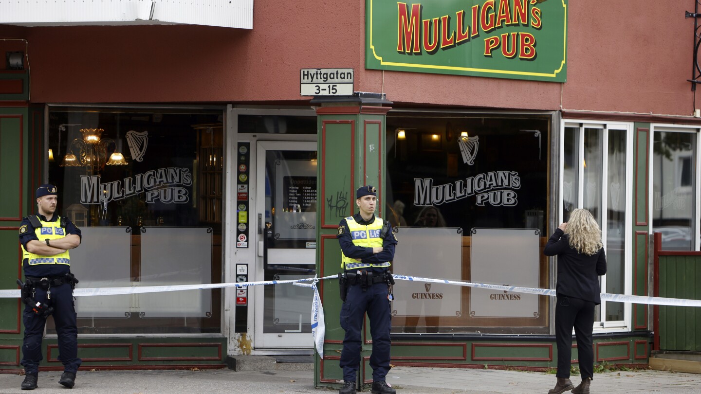 Featured image for Gunman kills 2, injures 2 in Sweden pub shooting