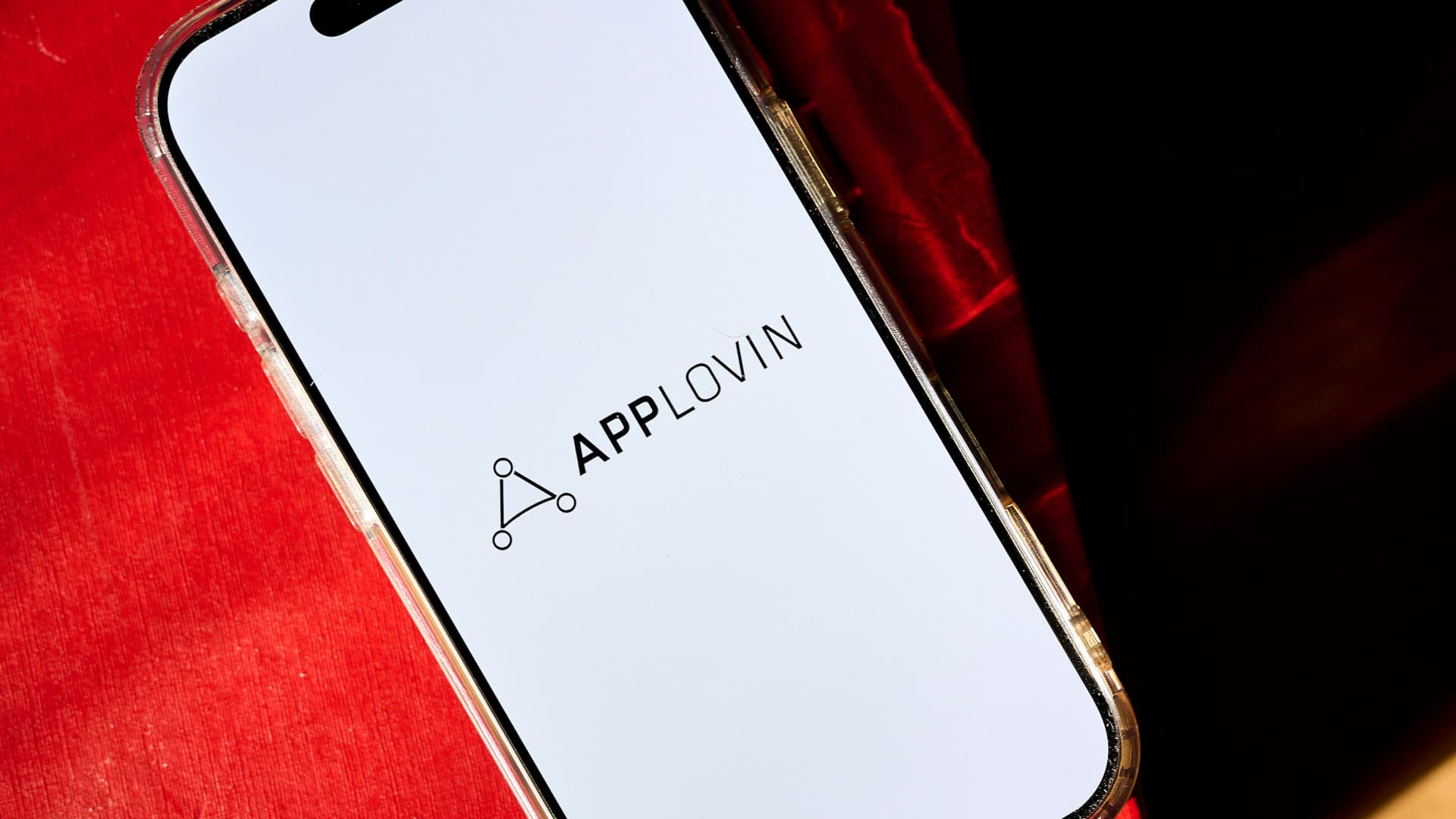 Featured image for AppLovin Shares Drop Amid SEC Data-Collection Probe