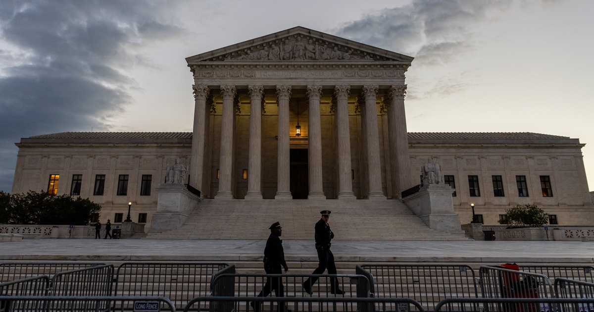 Featured image for "Supreme Court Considers Political Arrests in Texas"