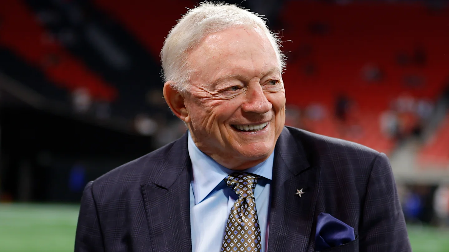 Cowboys' Jerry Jones considers trades to bolster struggling defense