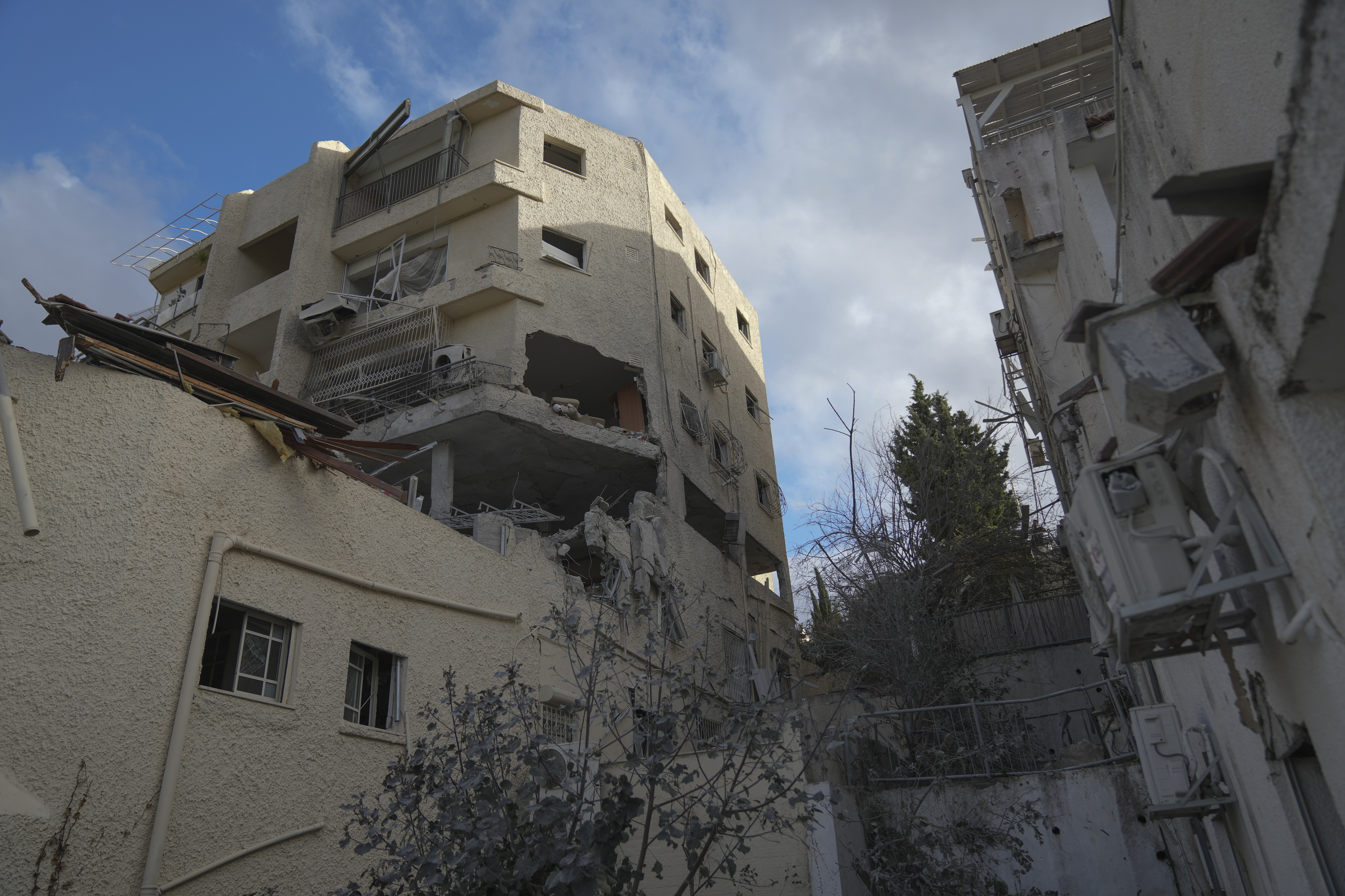 Hezbollah Launches Massive Rocket Barrage on Israel Amid Escalating Tensions