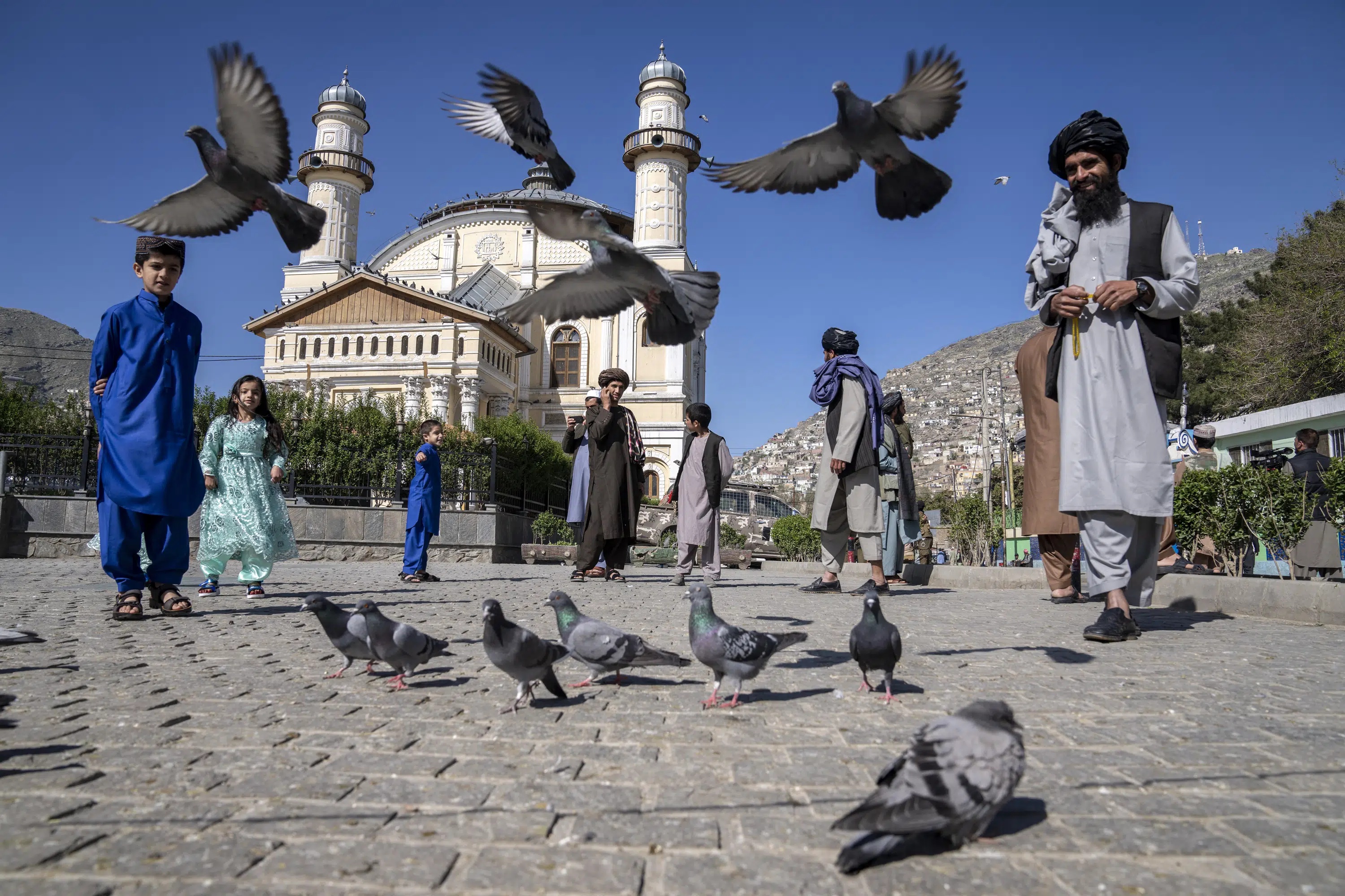 UN demands Taliban to reverse crackdown on women's rights in Afghanistan