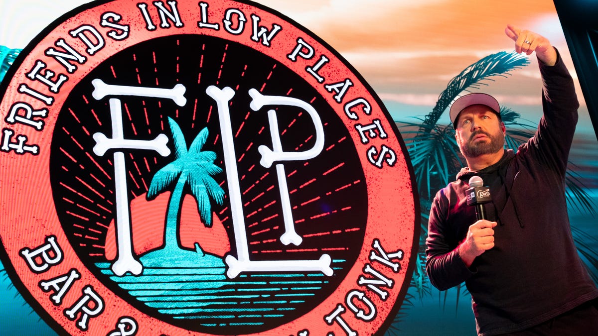 Featured image for "Travis Kelce Invited to Sing at Garth Brooks' Nashville Bar Opening"