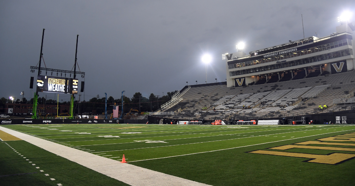 Featured image for "Kentucky Football Faces Challenges Amidst Vanderbilt Stadium Construction"