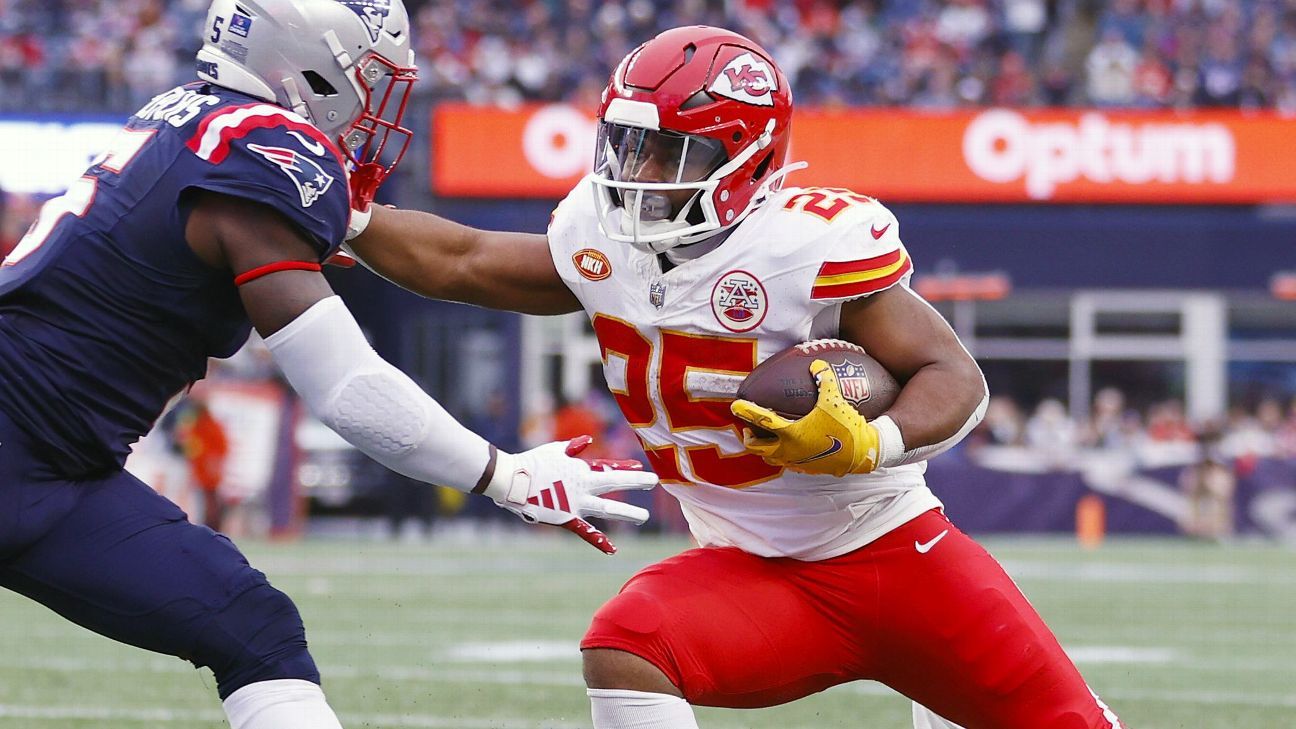Featured image for Chiefs Re-Sign RB Clyde Edwards-Helaire to One-Year Deal
