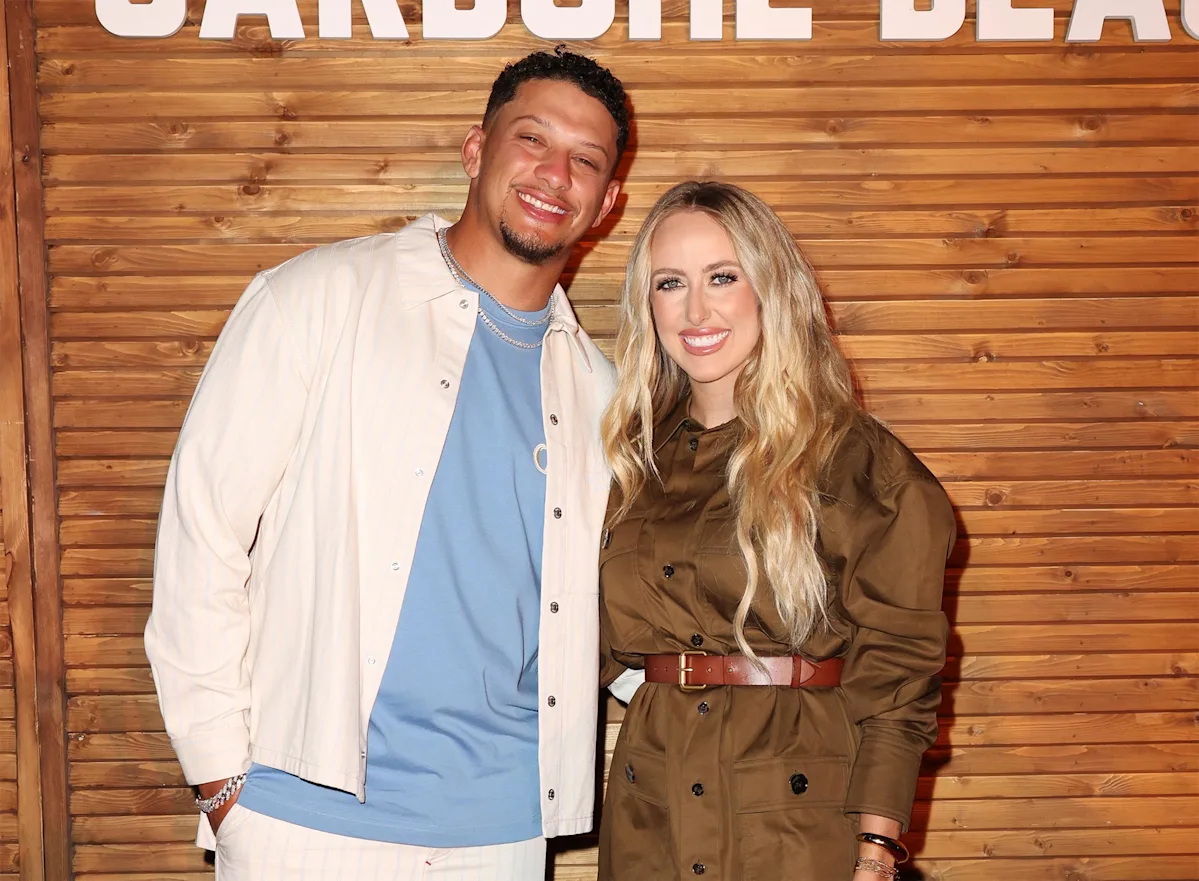 Featured image for Brittany Mahomes and Kids Enjoy Holiday Workout and Photos