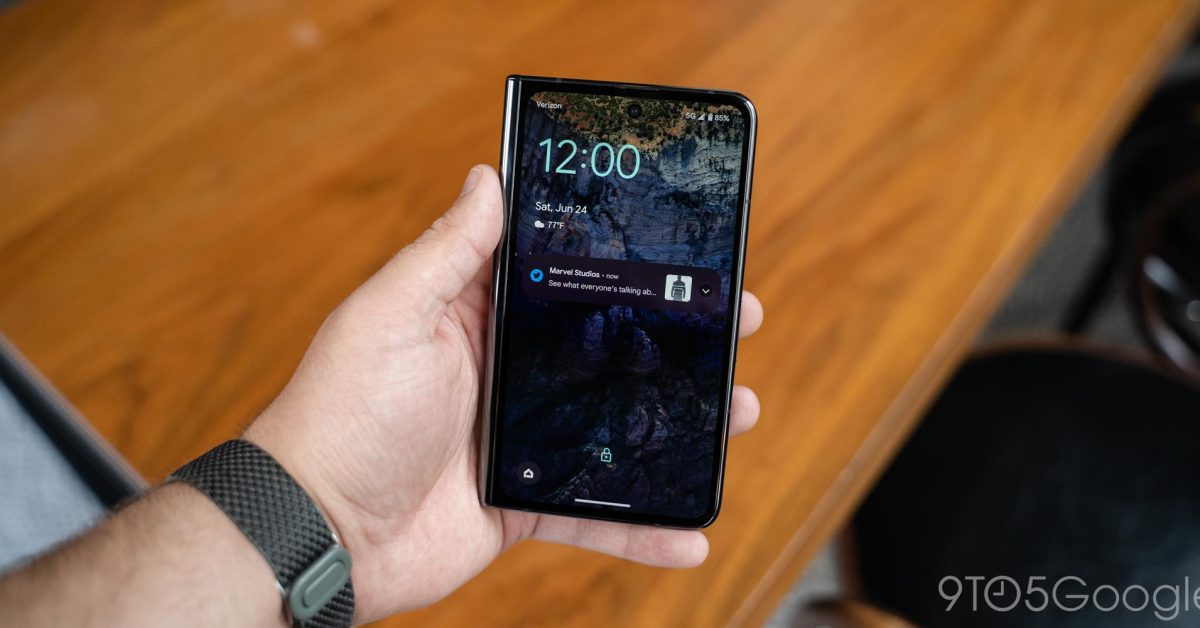 Featured image for "Industry Analyst Reveals Google Pixel Fold 2's Larger Display Sizes"