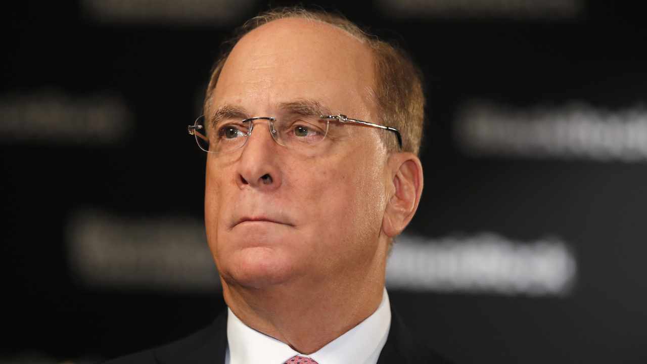 BlackRock's Warnings on Bank Seizures, Weak Risk Controls, and Tokenization of Stocks.