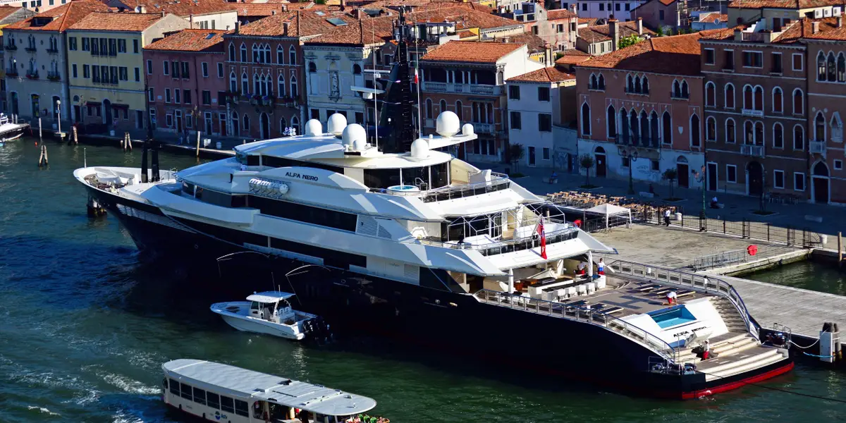 Featured image for Taxpayers Foot $28,000 Weekly Bill for Seized Russian Yacht: WSJ