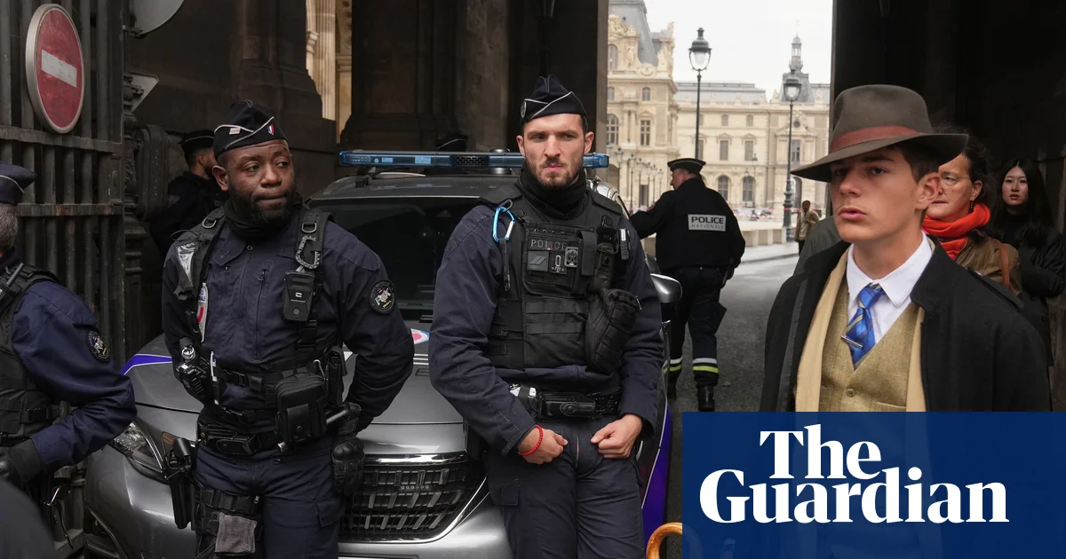 Featured image for French Teenager Behind 'Fedora Man' Louvre Heist Photo Unmasked