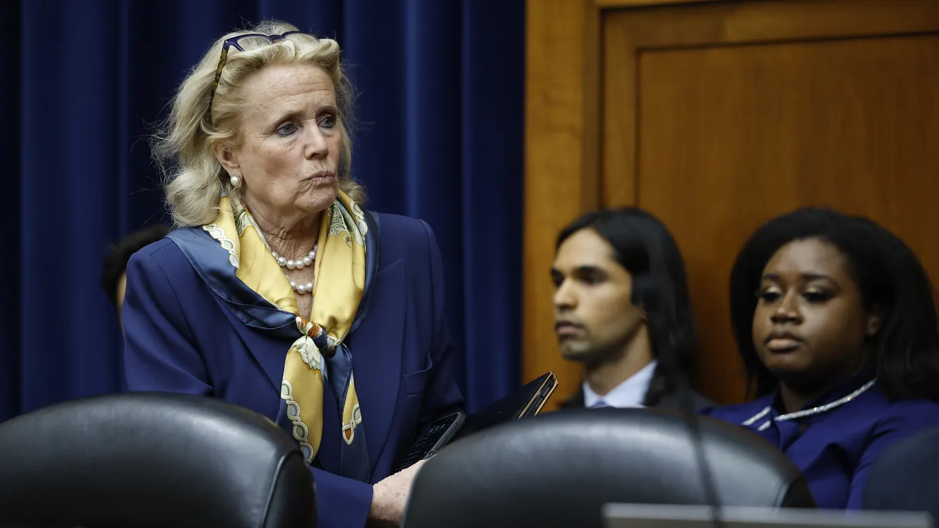 Featured image for House Democrats Dismiss Crockett's Leadership Challenge