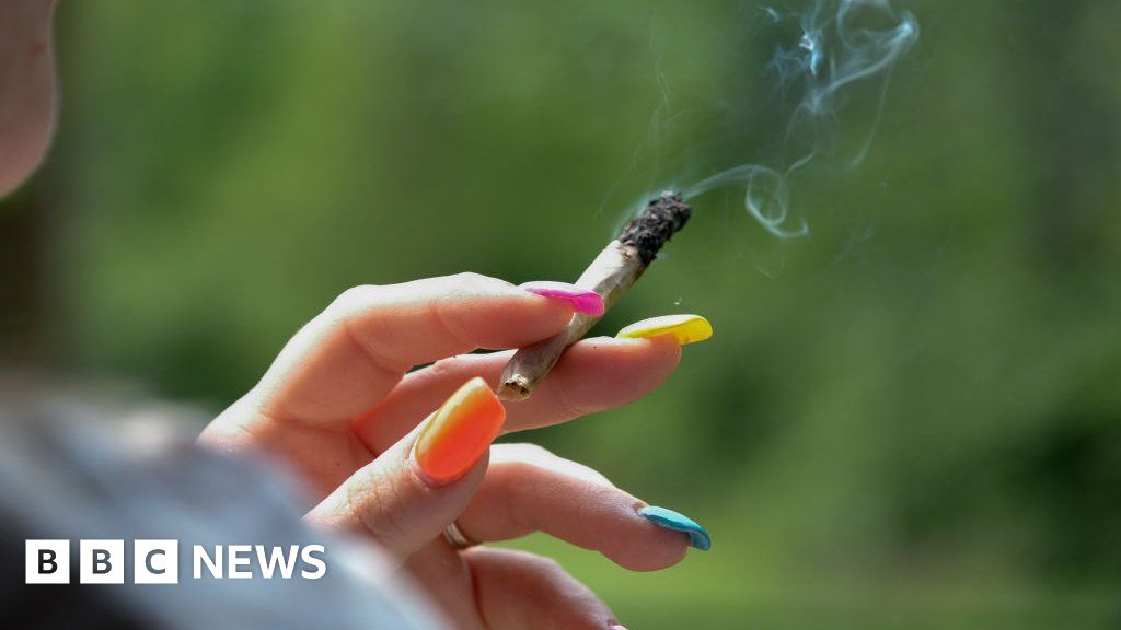 Featured image for US Health Department Pushes for Reclassification of Marijuana as Lower-Risk Drug