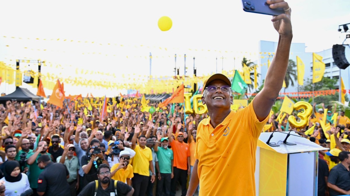 "India-China Rivalry and Democracy Fears: Maldives' Crucial Election"