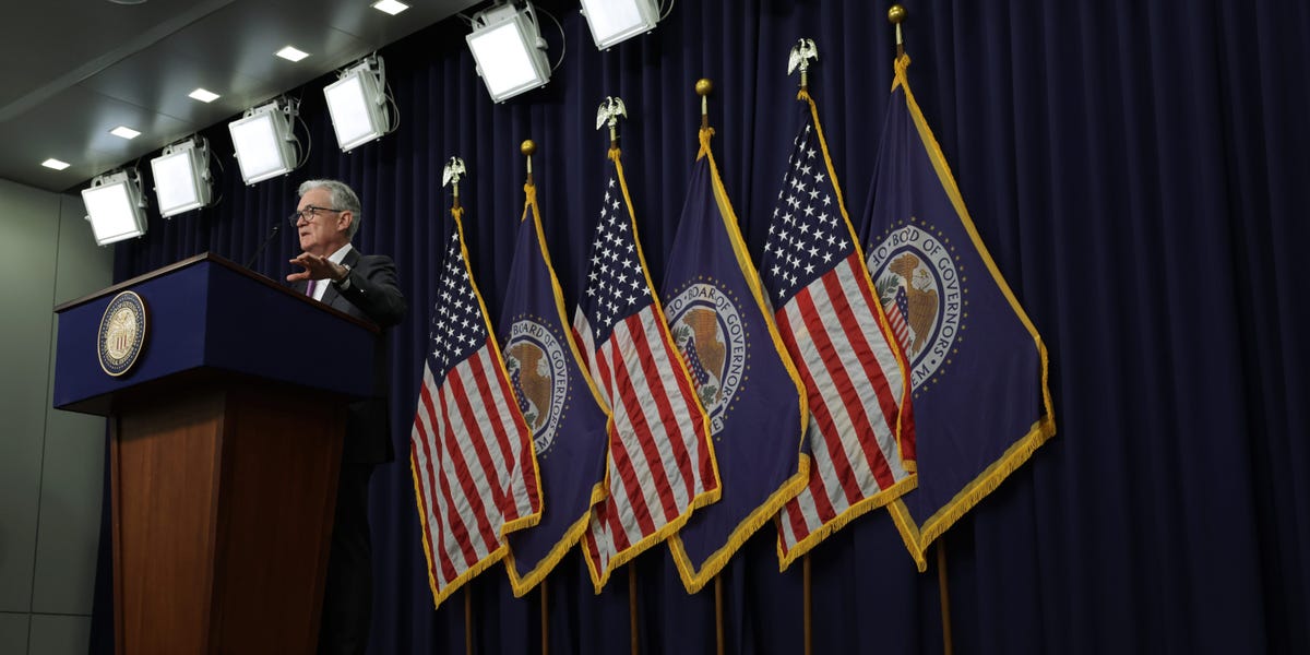 "2024 Recession Spurs Surge in Fed Rate Cuts"