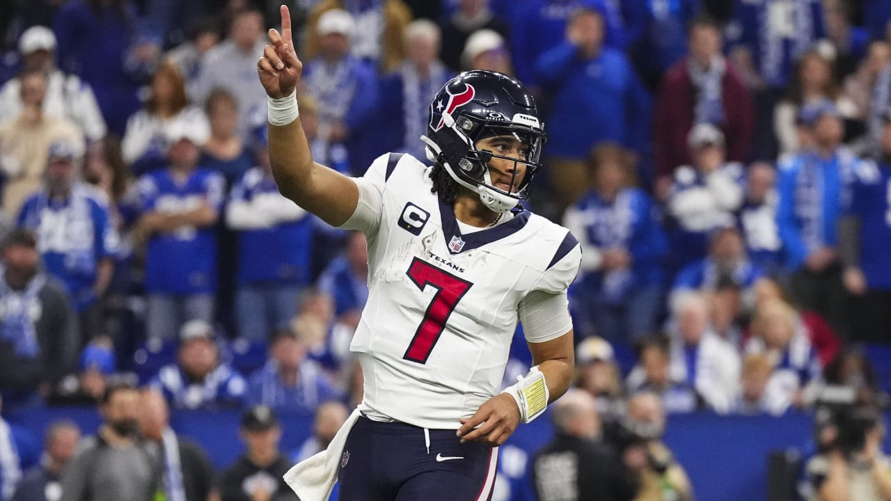 Featured image for "Jordan Love's Stellar Performance Earns Him Player of the Week Honors"