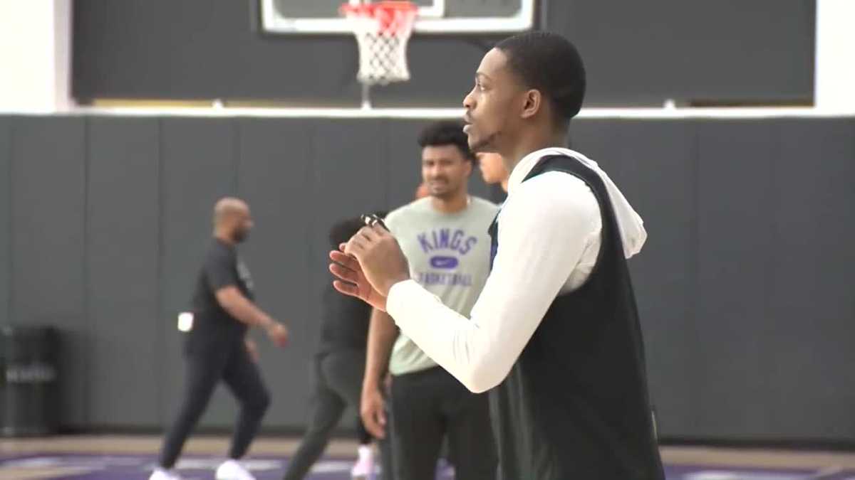 De'Aaron Fox hopeful to play Game 5 with fractured finger.