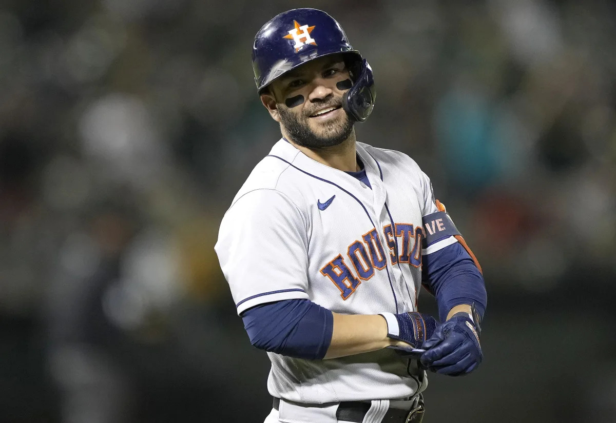 Featured image for Astros Lock in Jose Altuve with $125M 5-Year Extension