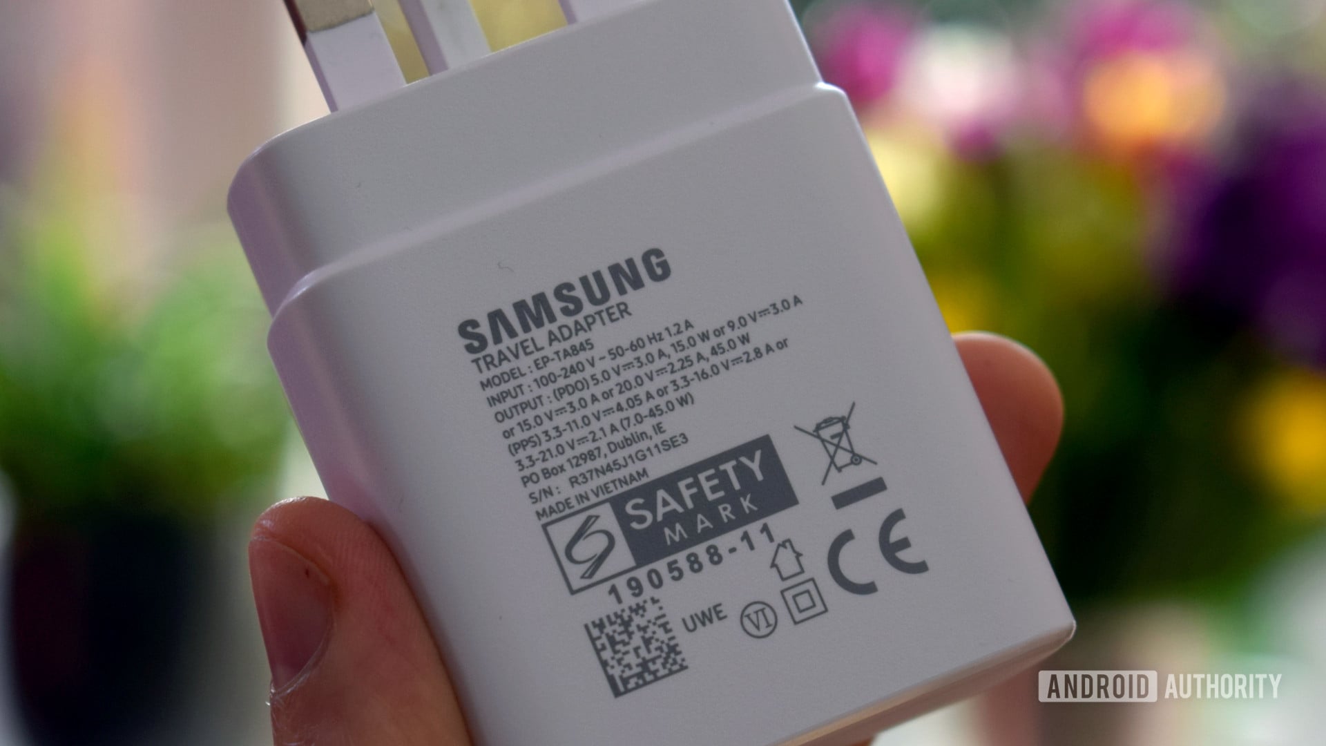 Featured image for "Samsung Set to Unveil New 50W Dual USB-C Chargers with Galaxy S24 Launch"