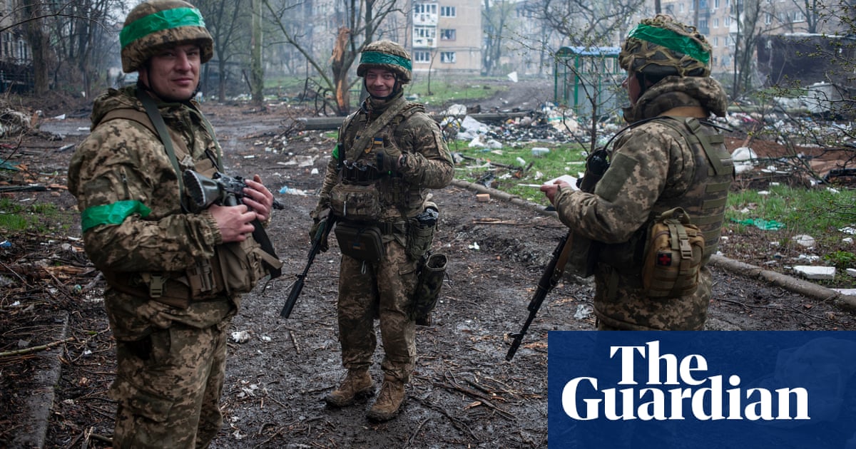 Ukrainian President condemns Russian soldiers' beheading of captive.
