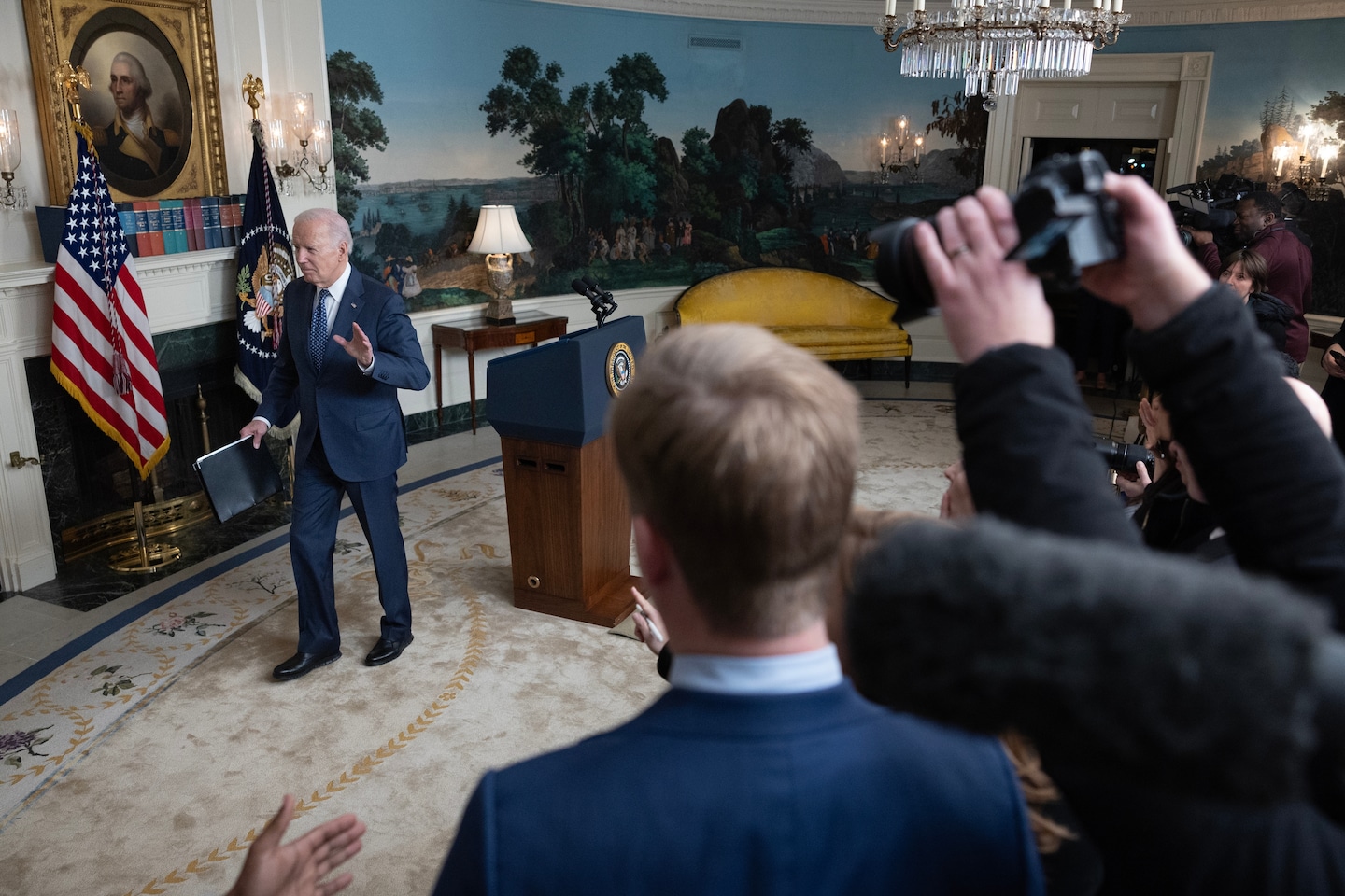 "Debate Over Hur's Biden Report and White House Frustration with Garland"