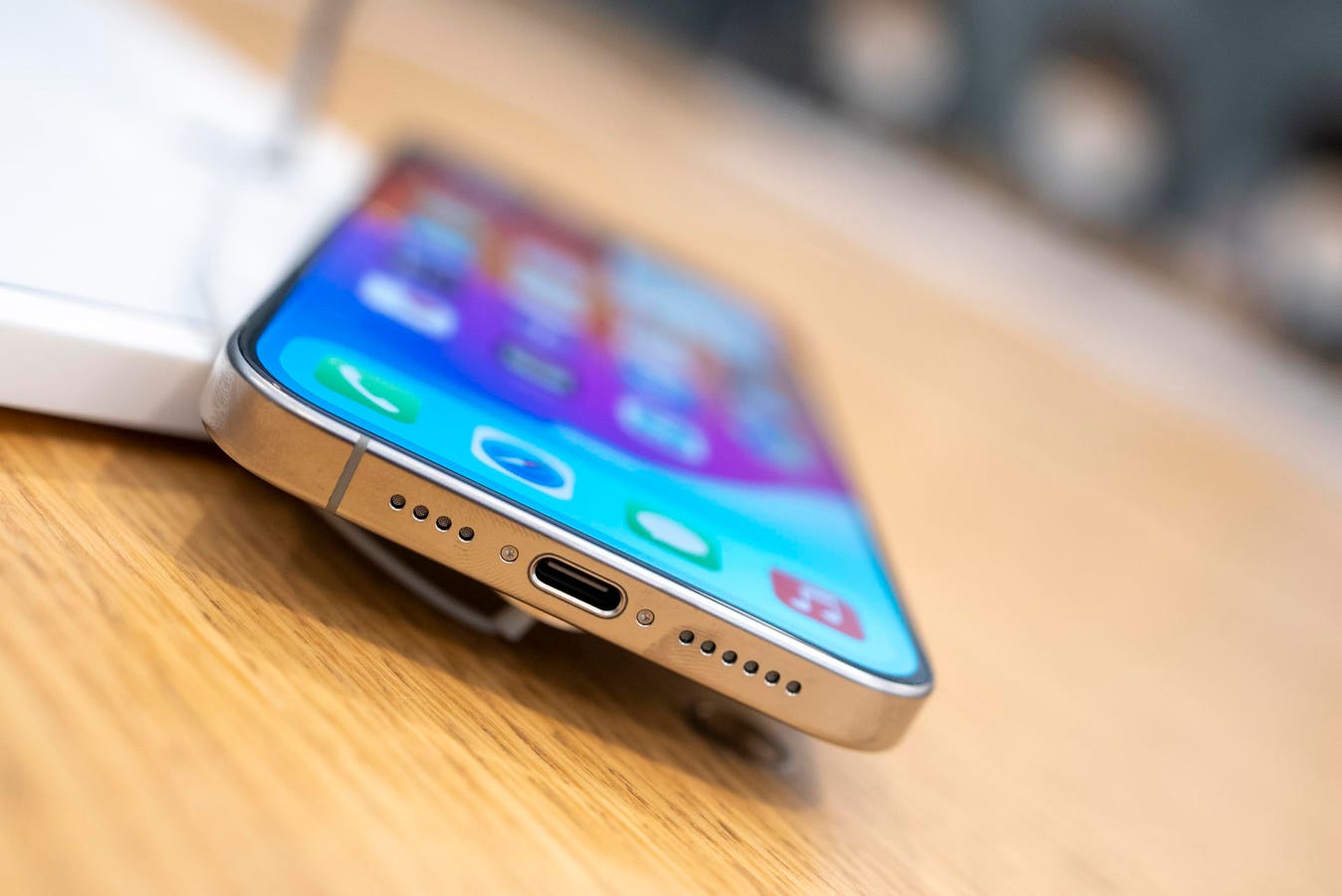 Featured image for iPhone 16 Pro: Major Design Overhaul and Fast Charging Boost