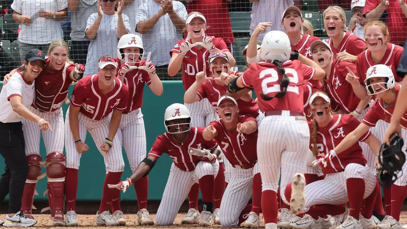 Alabama dominates Middle Tennessee in NCAA softball regional.