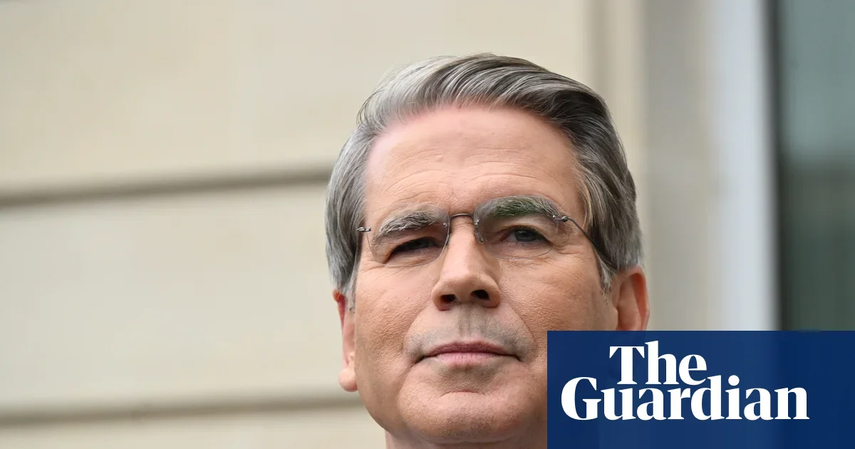 US eases sea-borne Iranian oil sanctions to ease global energy squeeze