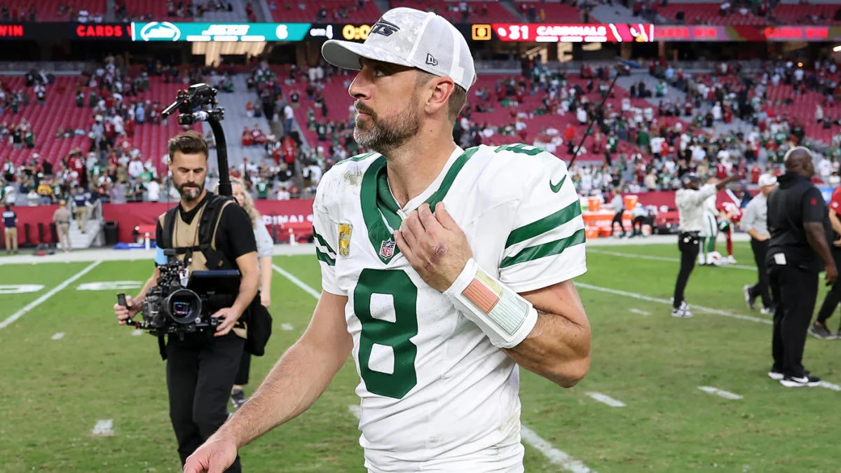 Aaron Rodgers Eyes 2025 Comeback Amid Jets' Turbulent Season