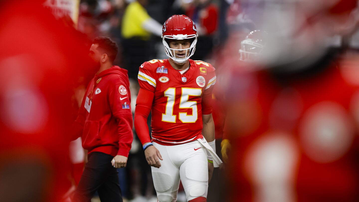 "Patrick Mahomes Breaks Super Bowl Fumble Recovery Record"