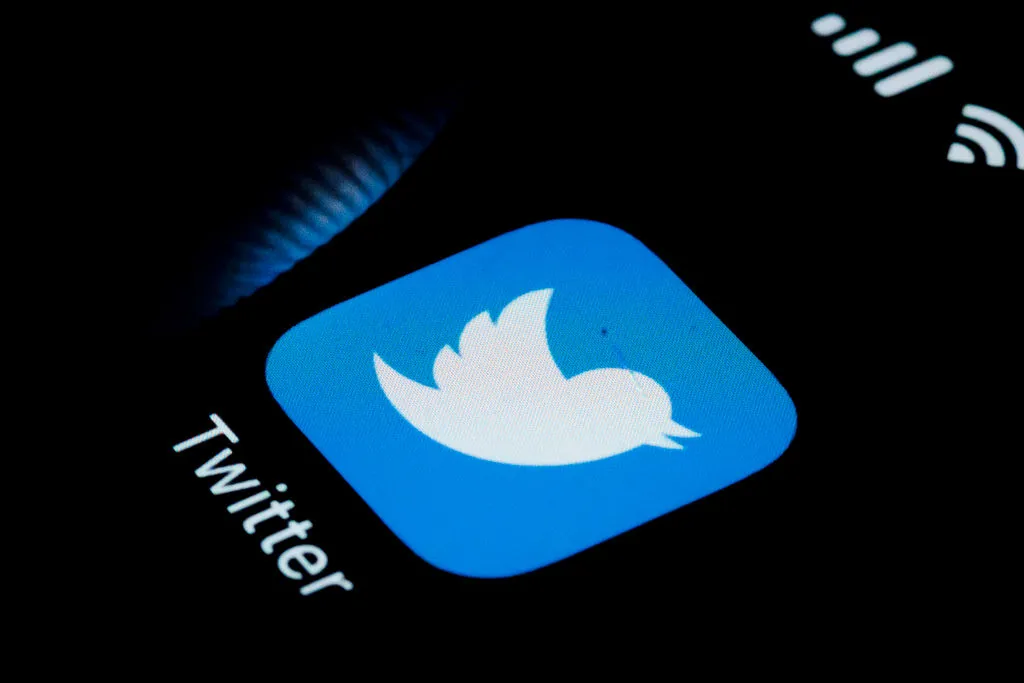 MTA discontinues real-time Twitter alerts citing unreliability.