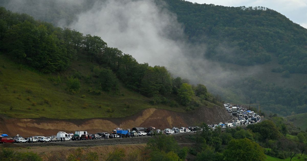 Azerbaijan Urges Armenians to Stay in Nagorno-Karabakh, Thousands Flee to Armenia