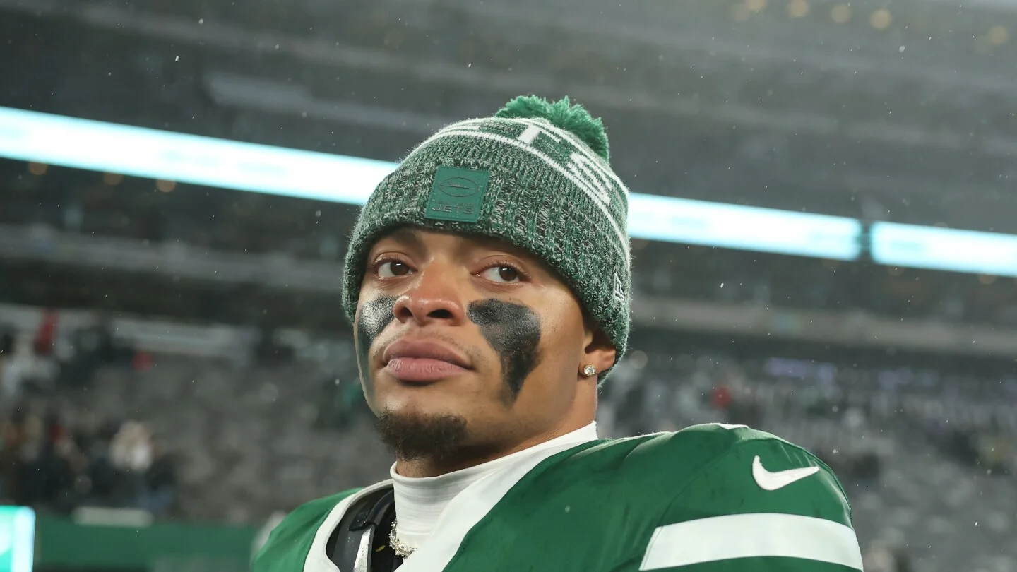 Fields Gets Fresh Chance to Prove Johnson Wrong in Kansas City