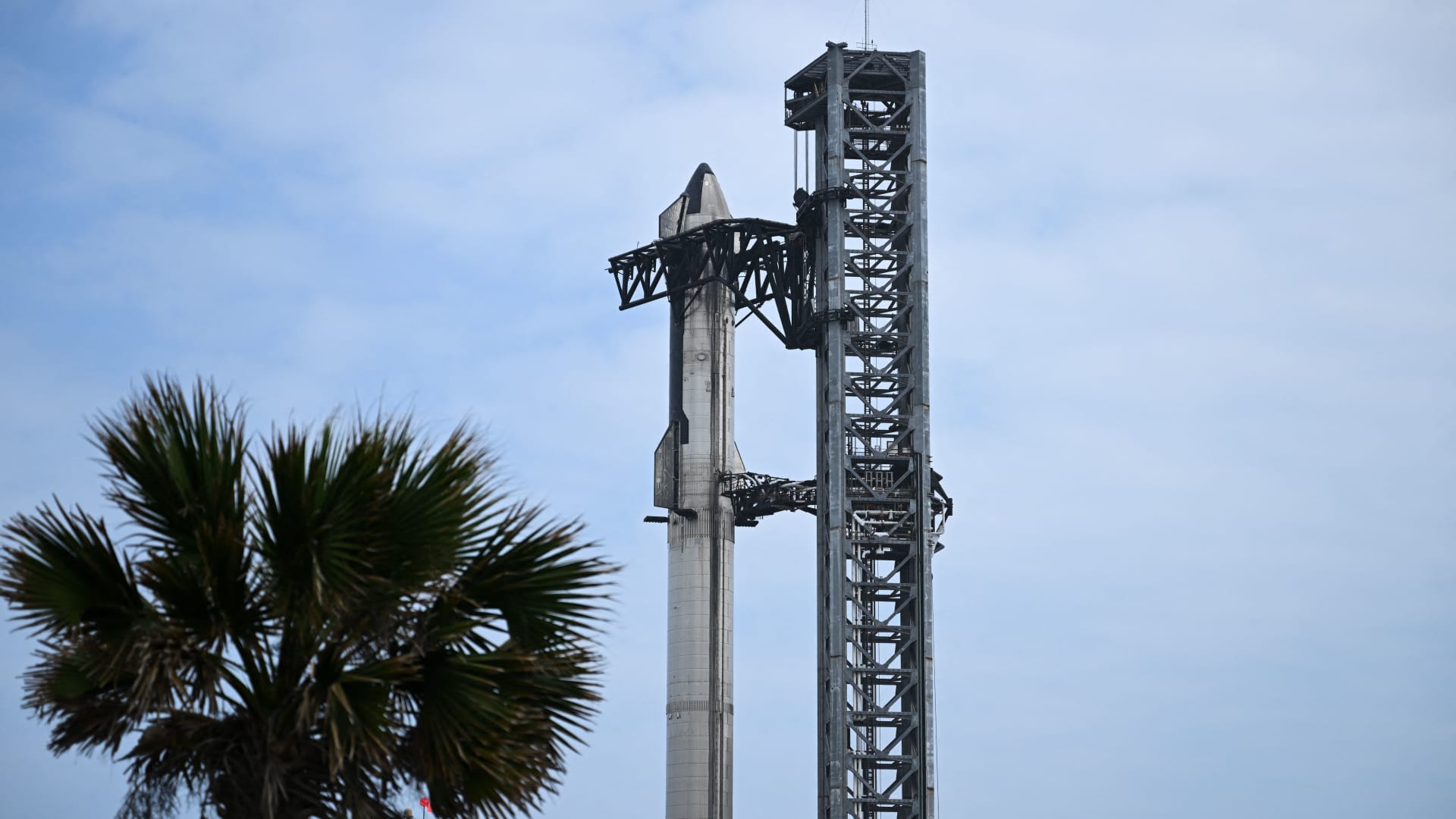 Featured image for SpaceX's Starship Explodes During Routine Texas Test
