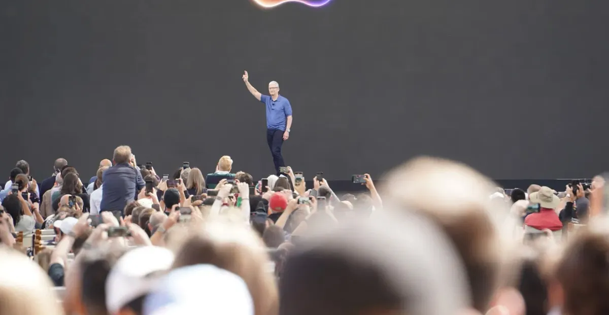 Apple's Challenges and Stock Outlook Amid WWDC 2025
