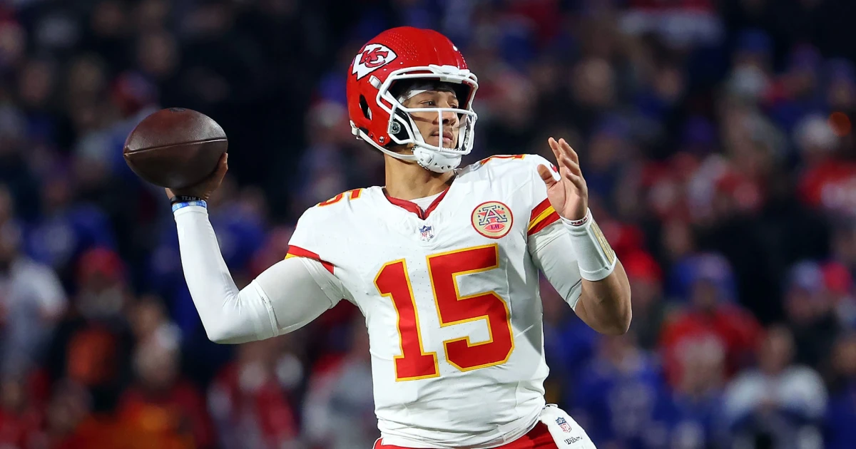 Featured image for Patrick Mahomes Fined $14K for 'Violent Gesture' in Bills Game