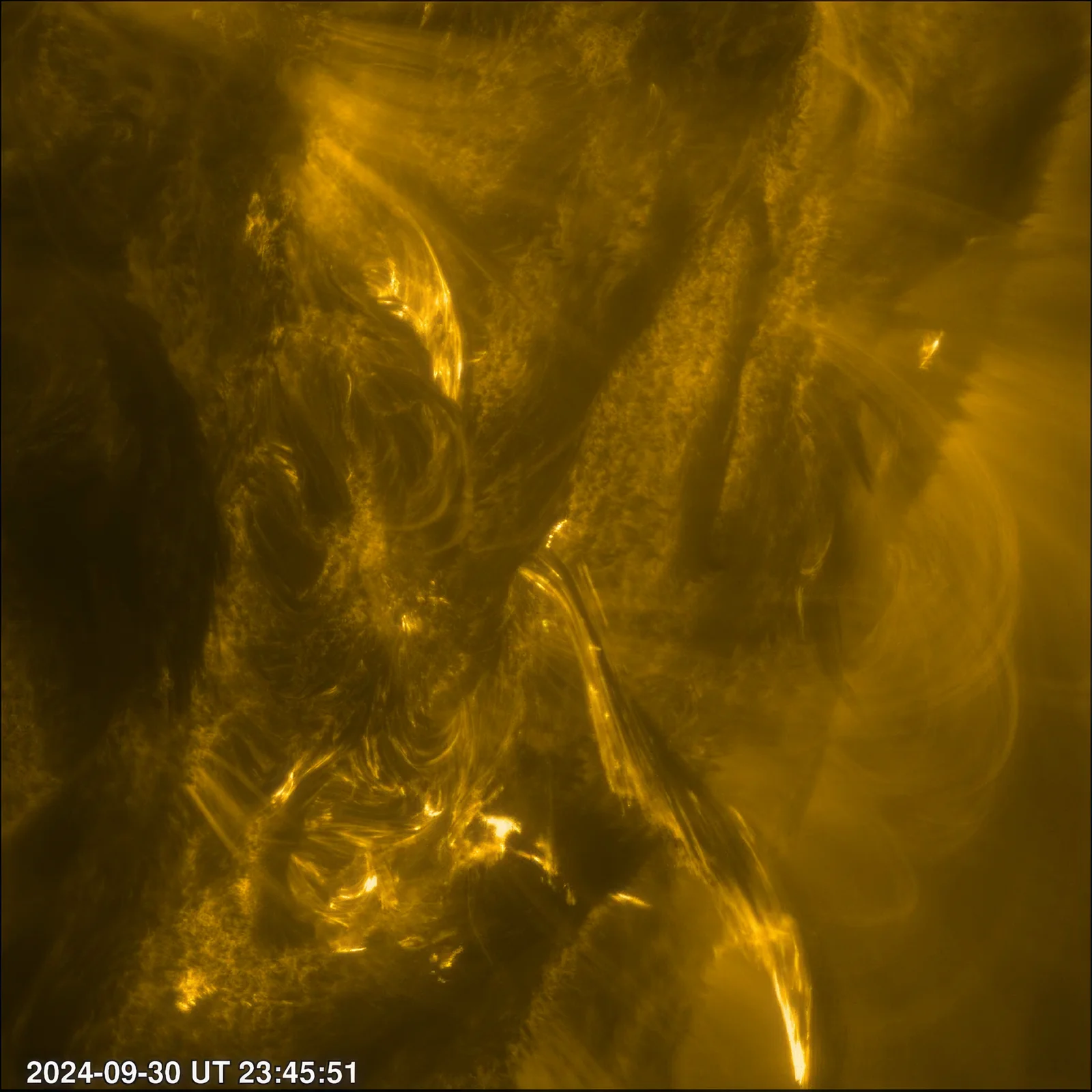 Avalanche of magnetic reconnection powers solar flare, Solar Orbiter reveals