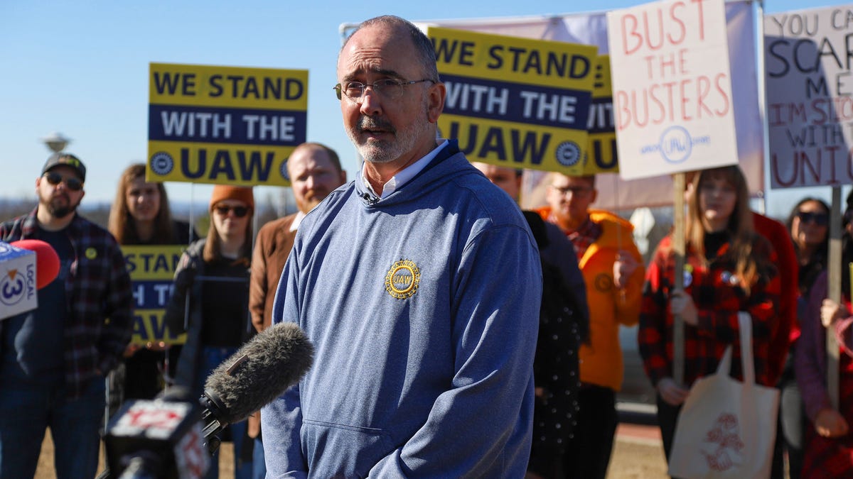 Featured image for "UAW President Criticizes Trump on Fox as Union Endorses Biden"