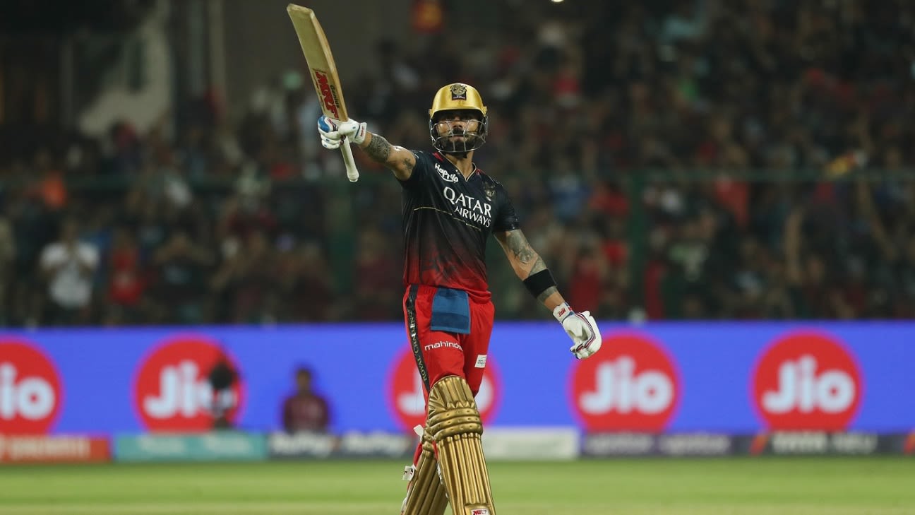 Featured image for RCB dominates Mumbai in IPL 2023 match, Kohli takes it one game at a time.